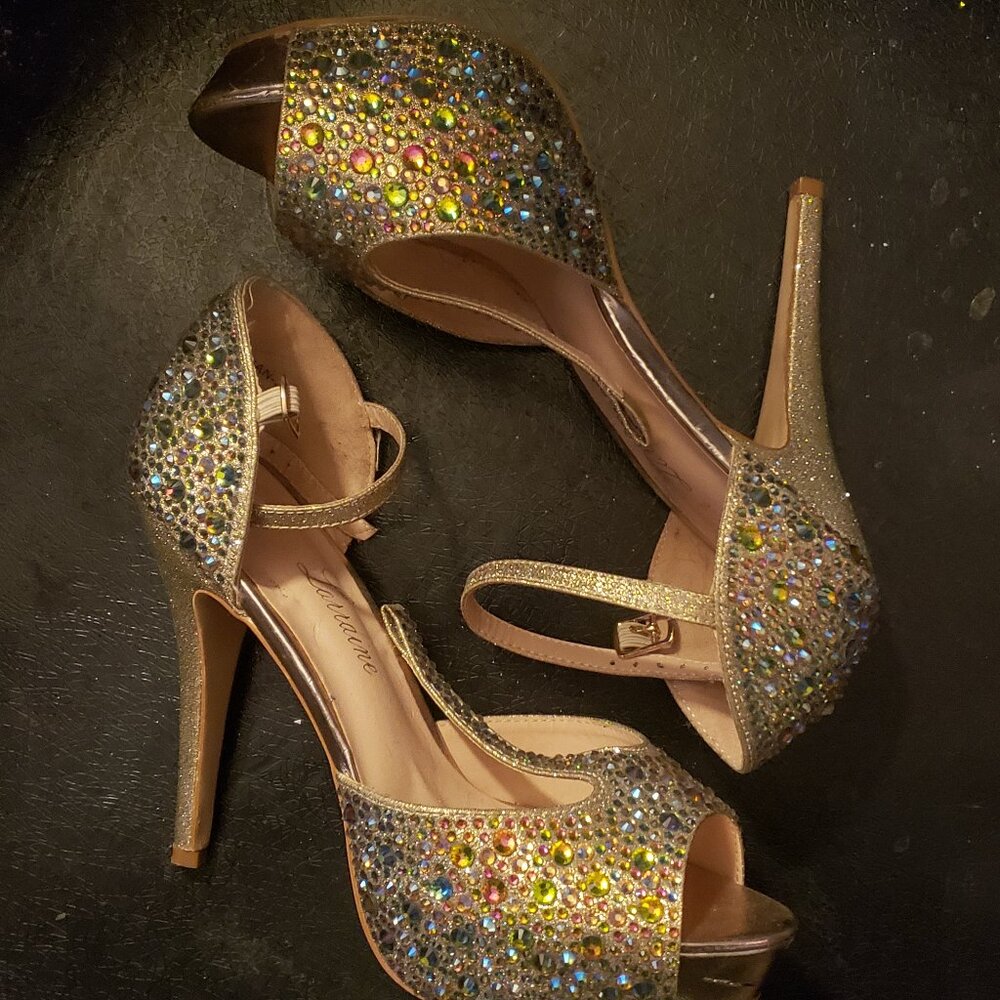 STUDDED HEALS